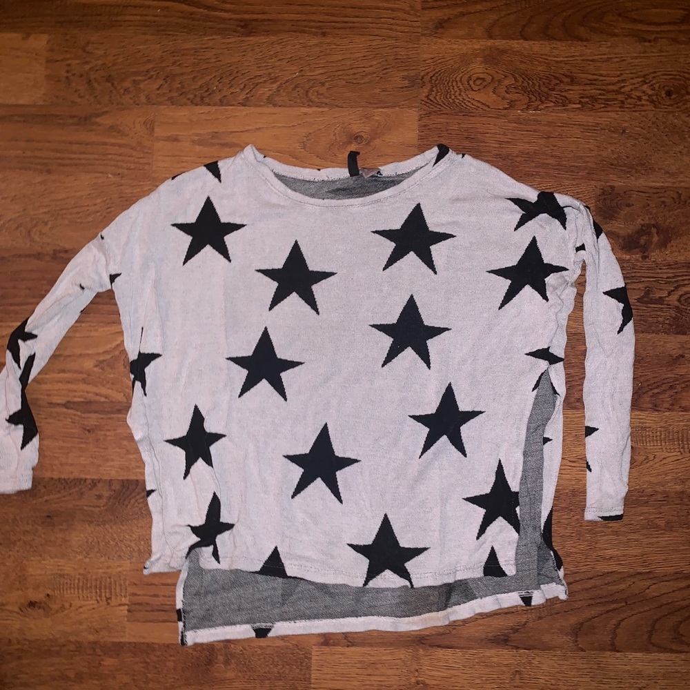 Divided black and white star sweater w/ side slits